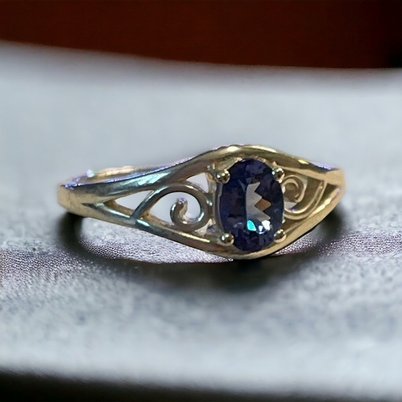 Vivid Blue Tanzanite Sterling Silver Ring (8) - Picture 5 of 11